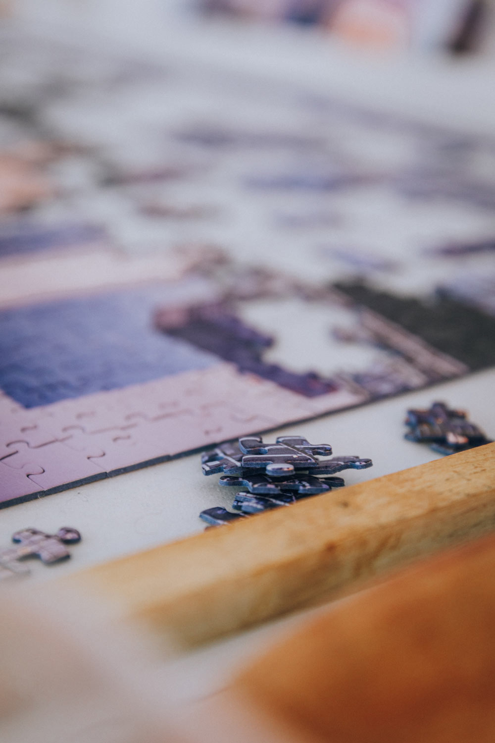 Jigsaw pieces photo by Bianca Ackermann on Unsplash
